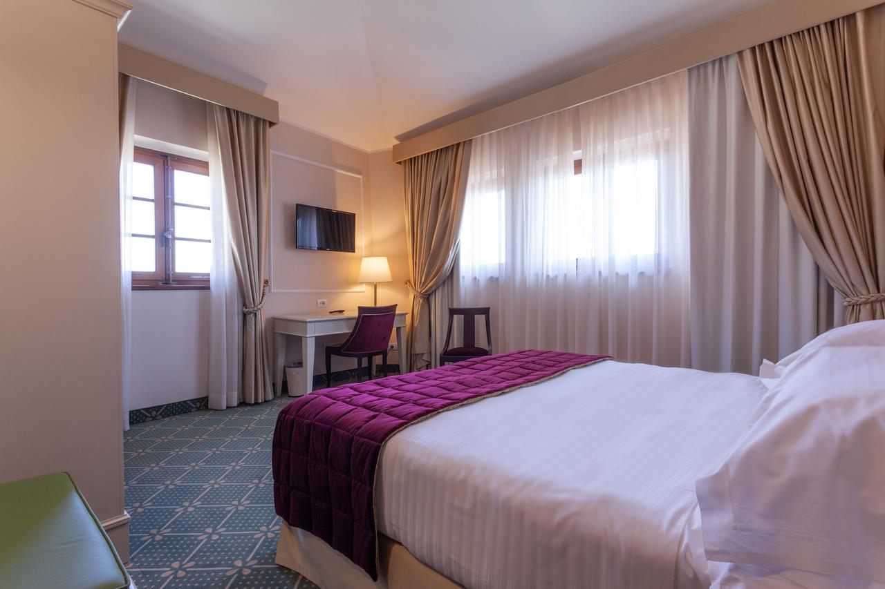 วิลลา ซานลุกเกเซ โฮเทล Hotel ปอจจิบองซี ภายนอก รูปภาพ